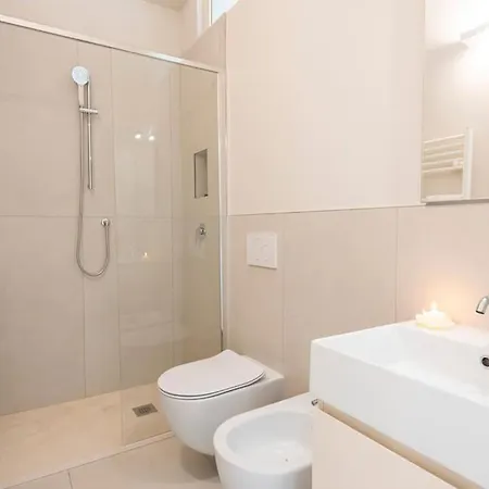 Luxurious Couple's Sanctuary Apartment *